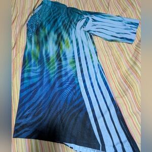 CATHERINE'S 3X MULTI COLOR PULL OVER 3/4 SLEEVE TOP FANCY NECK LINE NICE